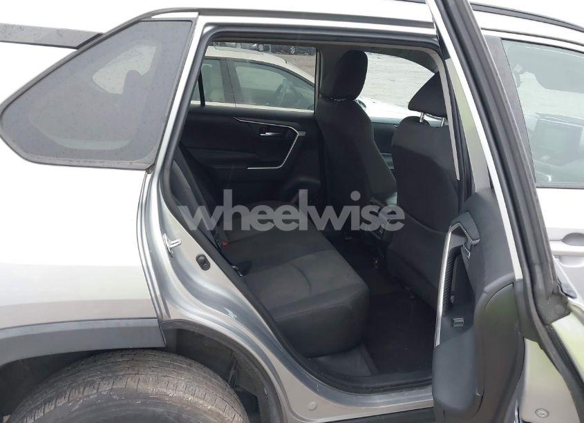 Photo 8 of 2020 Toyota Rav4 XLE (VIN 2T3W1RFVXLC053224)