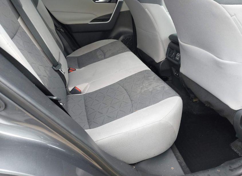 Photo 8 of 2020 Toyota Rav4 XLE (VIN 2T3W1RFVXLW092541)