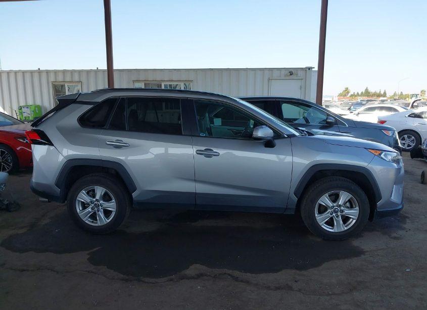 Photo 13 of 2021 Toyota Rav4 XLE (VIN 2T3W1RFVXMC096284)