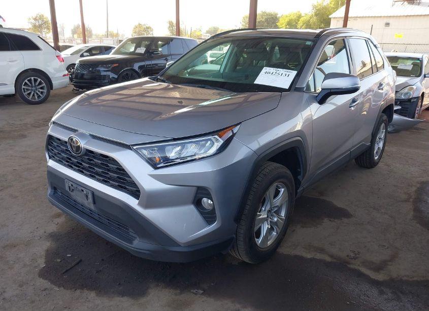 Photo 2 of 2021 Toyota Rav4 XLE (VIN 2T3W1RFVXMC096284)