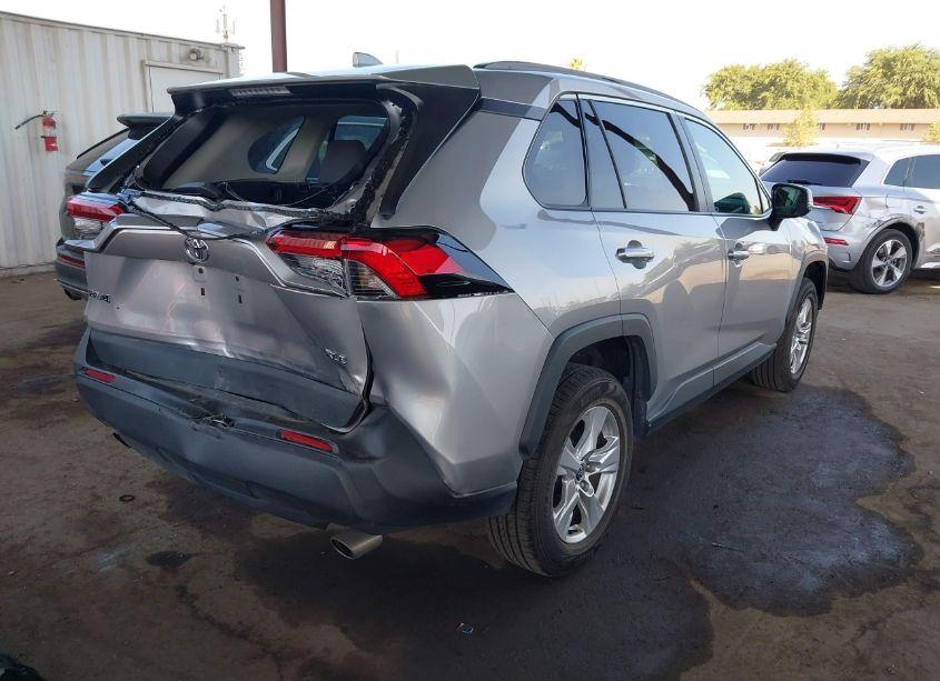 Photo 4 of 2021 Toyota Rav4 XLE (VIN 2T3W1RFVXMC096284)