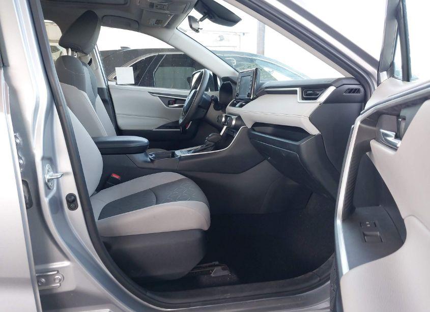 Photo 5 of 2021 Toyota Rav4 XLE (VIN 2T3W1RFVXMC096284)