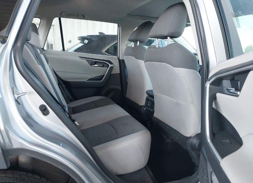 Photo 8 of 2021 Toyota Rav4 XLE (VIN 2T3W1RFVXMC096284)