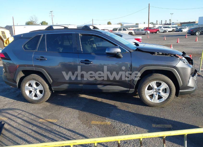 Photo 13 of 2021 Toyota Rav4 XLE (VIN 2T3W1RFVXMC104044)