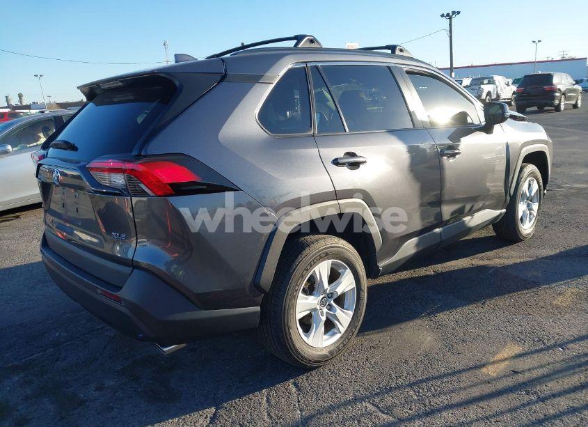 Photo 4 of 2021 Toyota Rav4 XLE (VIN 2T3W1RFVXMC104044)