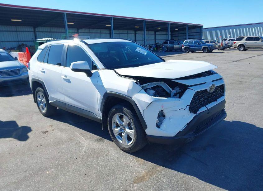 2021 Toyota Rav4 XLE (VIN 2T3W1RFVXMC118283) main photo