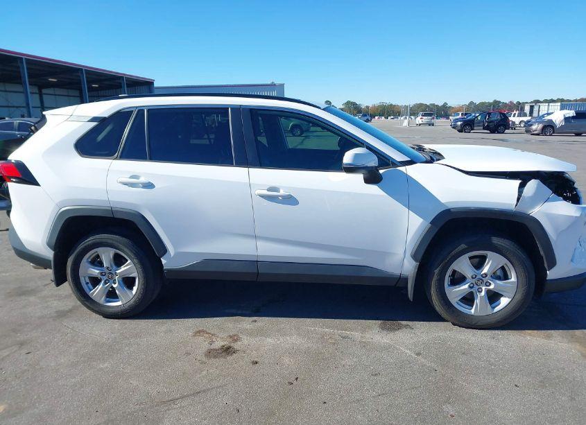 Photo 13 of 2021 Toyota Rav4 XLE (VIN 2T3W1RFVXMC118283)