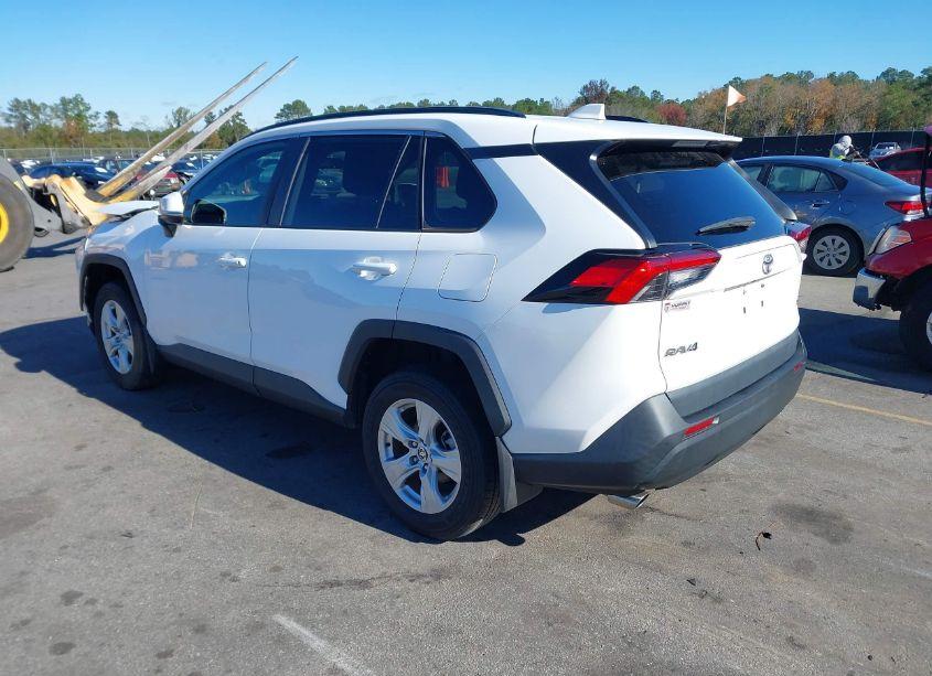 Photo 3 of 2021 Toyota Rav4 XLE (VIN 2T3W1RFVXMC118283)