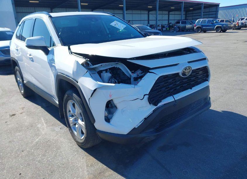 Photo 6 of 2021 Toyota Rav4 XLE (VIN 2T3W1RFVXMC118283)