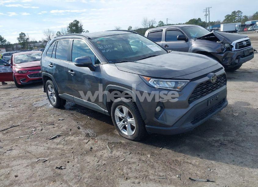 2021 Toyota Rav4 XLE (VIN 2T3W1RFVXMW104236) main photo