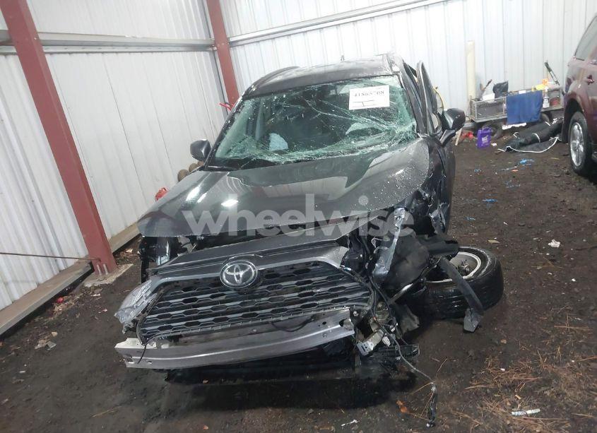 Photo 13 of 2021 Toyota Rav4 XLE (VIN 2T3W1RFVXMW117830)