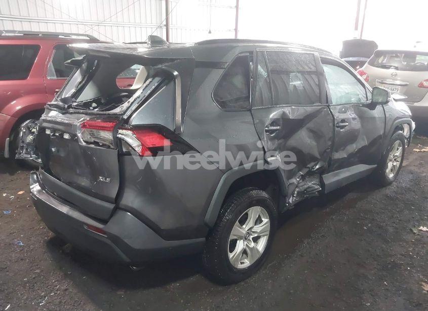 Photo 4 of 2021 Toyota Rav4 XLE (VIN 2T3W1RFVXMW117830)