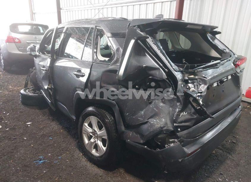 Photo 6 of 2021 Toyota Rav4 XLE (VIN 2T3W1RFVXMW117830)