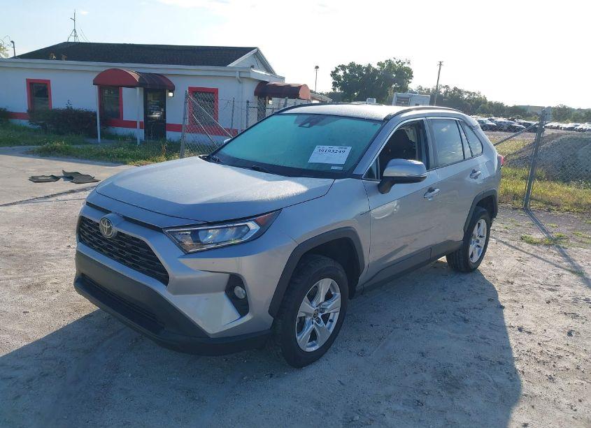 Photo 2 of 2021 Toyota Rav4 XLE (VIN 2T3W1RFVXMW131405)