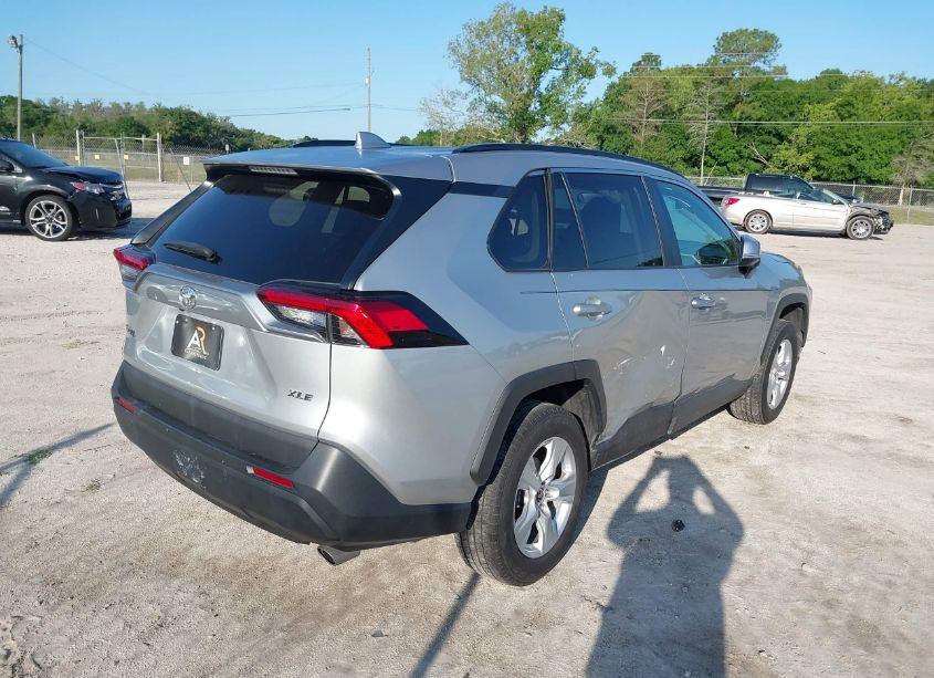 Photo 4 of 2021 Toyota Rav4 XLE (VIN 2T3W1RFVXMW131405)