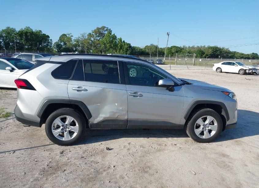Photo 6 of 2021 Toyota Rav4 XLE (VIN 2T3W1RFVXMW131405)
