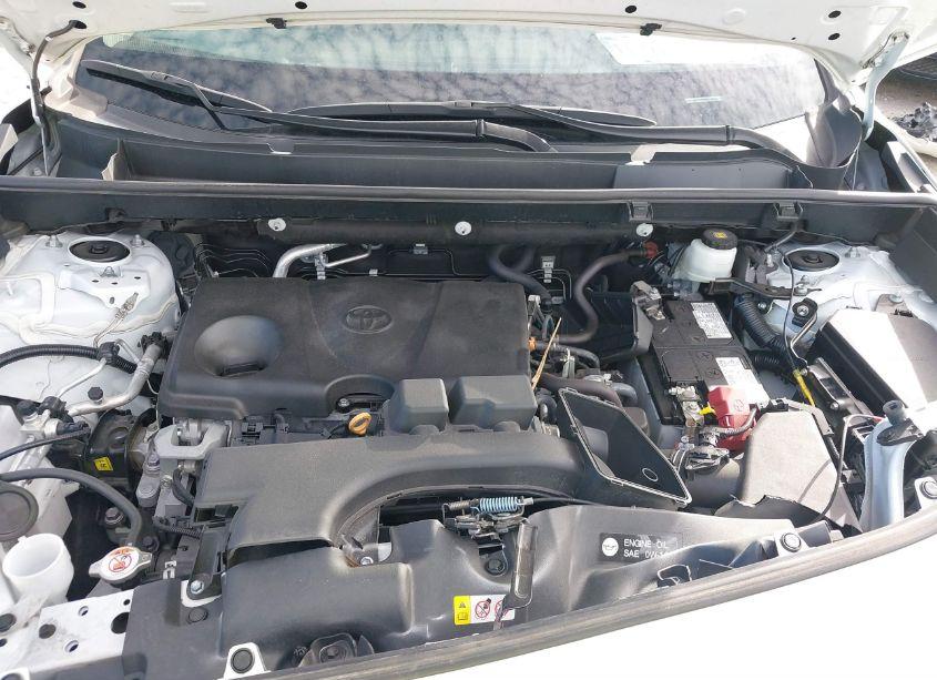 Photo 10 of 2022 Toyota Rav4 XLE (VIN 2T3W1RFVXNW190830)