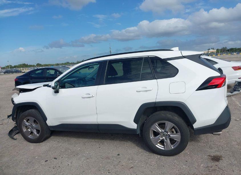 Photo 15 of 2022 Toyota Rav4 XLE (VIN 2T3W1RFVXNW190830)
