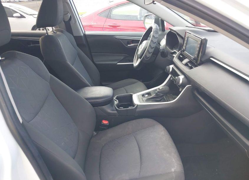 Photo 5 of 2022 Toyota Rav4 XLE (VIN 2T3W1RFVXNW190830)