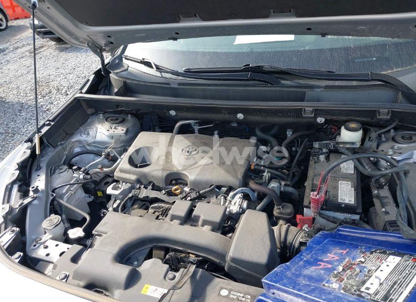 Photo 10 of 2022 Toyota Rav4 XLE (VIN 2T3W1RFVXNW191038)