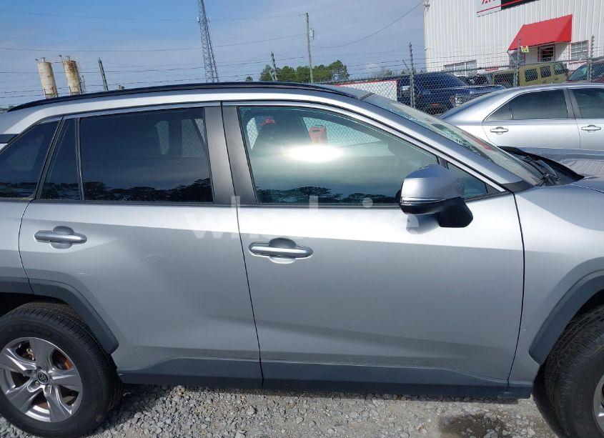 Photo 13 of 2022 Toyota Rav4 XLE (VIN 2T3W1RFVXNW191038)