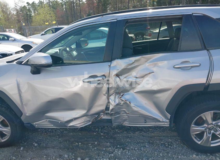 Photo 14 of 2022 Toyota Rav4 XLE (VIN 2T3W1RFVXNW191038)