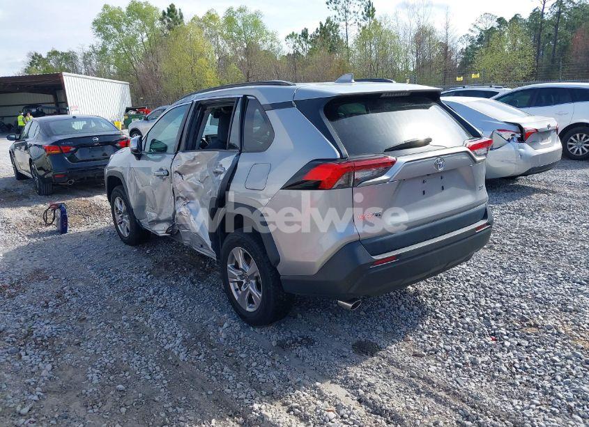 Photo 3 of 2022 Toyota Rav4 XLE (VIN 2T3W1RFVXNW191038)
