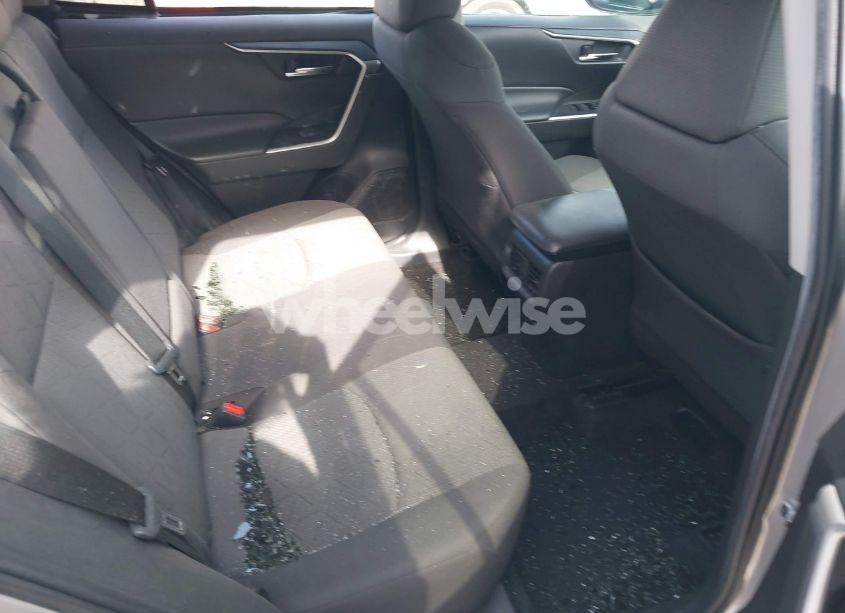 Photo 8 of 2022 Toyota Rav4 XLE (VIN 2T3W1RFVXNW191038)