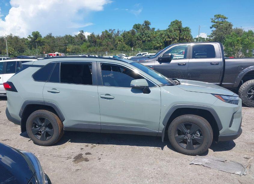 Photo 13 of 2022 Toyota Rav4 XLE (VIN 2T3W1RFVXNW191198)