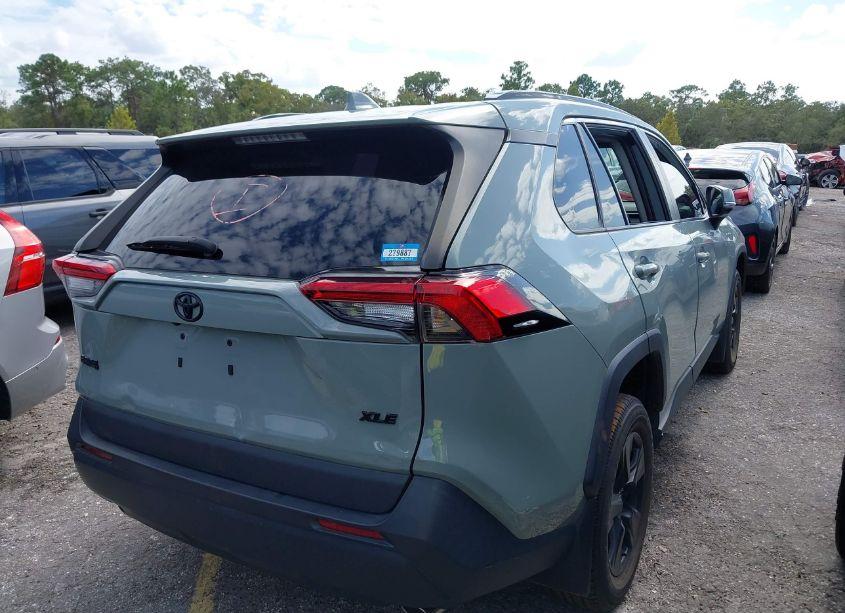 Photo 4 of 2022 Toyota Rav4 XLE (VIN 2T3W1RFVXNW191198)
