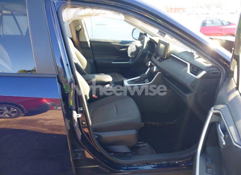 Photo 5 of 2022 Toyota Rav4 XLE (VIN 2T3W1RFVXNW202359)