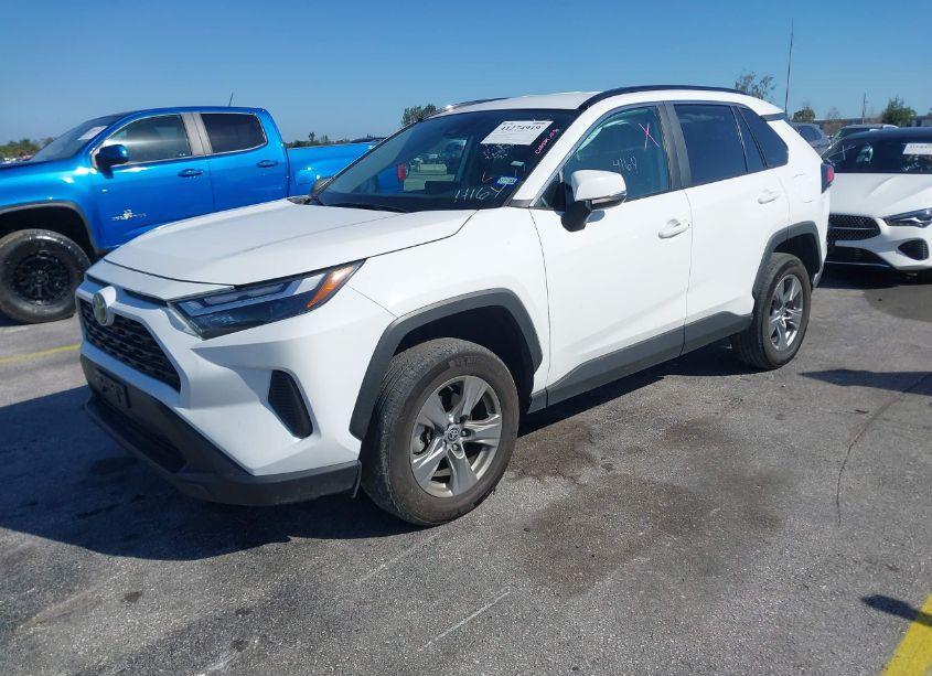 Photo 2 of 2023 Toyota Rav4 XLE (VIN 2T3W1RFVXPW285715)