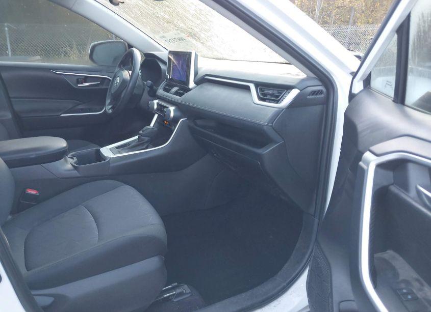 Photo 5 of 2024 Toyota Rav4 XLE (VIN 2T3W1RFVXRC266425)