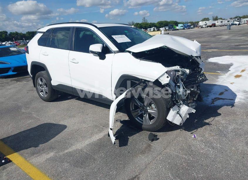 2024 Toyota Rav4 XLE (VIN 2T3W1RFVXRC267820) main photo