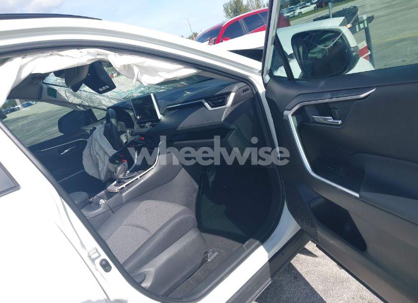 Photo 5 of 2024 Toyota Rav4 XLE (VIN 2T3W1RFVXRC267820)