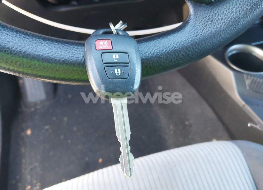 Photo 11 of 2013 Toyota Rav4 XLE (VIN 2T3WFREV0DW042381)