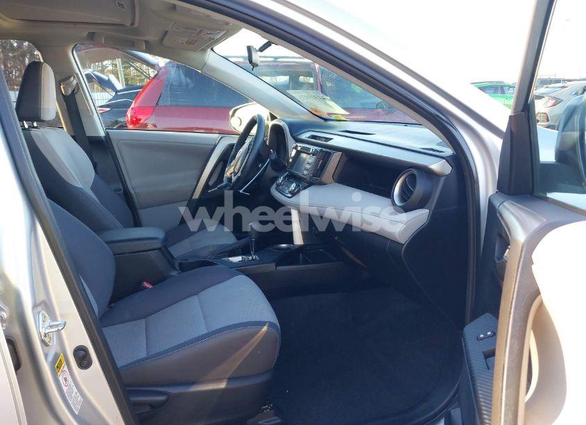 Photo 5 of 2013 Toyota Rav4 XLE (VIN 2T3WFREV0DW042381)