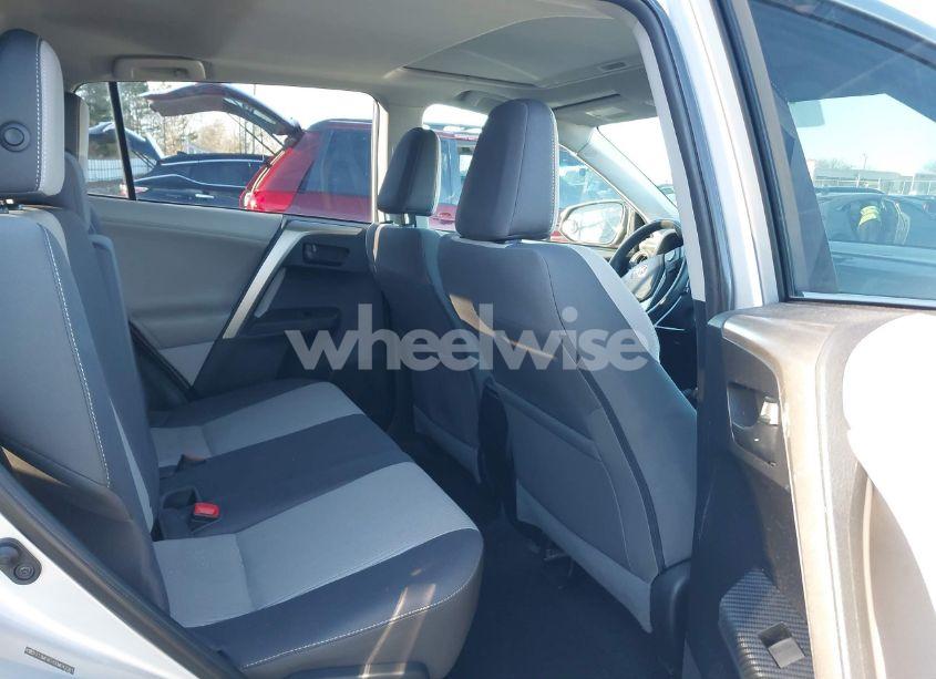 Photo 8 of 2013 Toyota Rav4 XLE (VIN 2T3WFREV0DW042381)