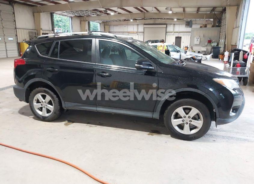Photo 13 of 2013 Toyota Rav4 XLE (VIN 2T3WFREV0DW043014)