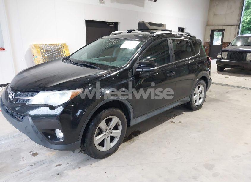 Photo 2 of 2013 Toyota Rav4 XLE (VIN 2T3WFREV0DW043014)