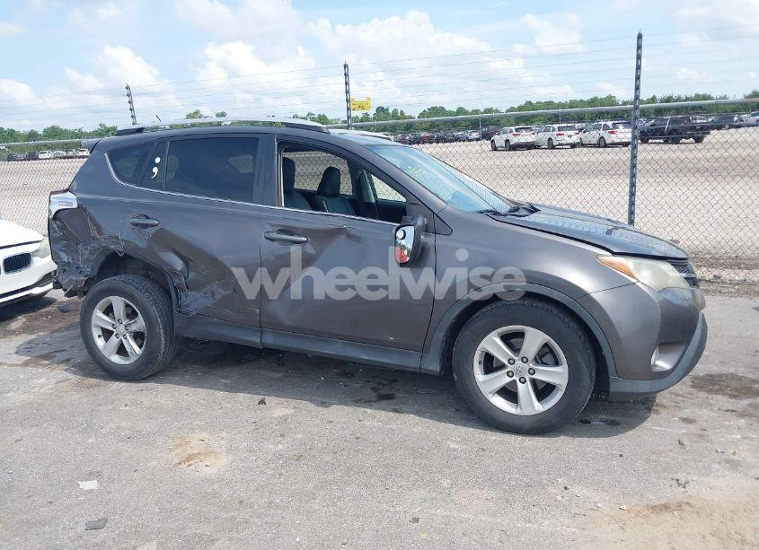 Photo 14 of 2013 Toyota Rav4 XLE (VIN 2T3WFREV0DW051372)