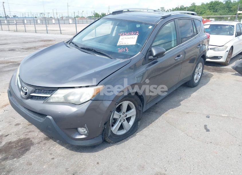 Photo 2 of 2013 Toyota Rav4 XLE (VIN 2T3WFREV0DW051372)