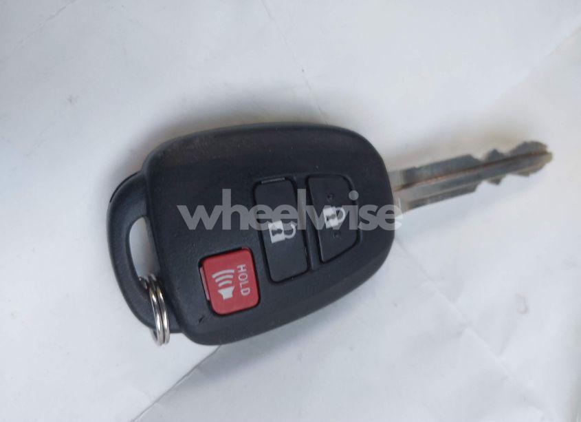 Photo 11 of 2014 Toyota Rav4 XLE (VIN 2T3WFREV0EW087189)