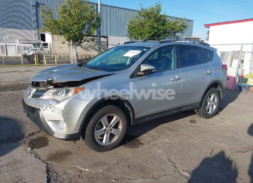 Photo 2 of 2014 Toyota Rav4 XLE (VIN 2T3WFREV0EW087189)