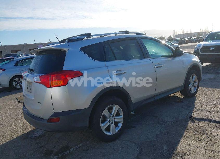Photo 4 of 2014 Toyota Rav4 XLE (VIN 2T3WFREV0EW087189)