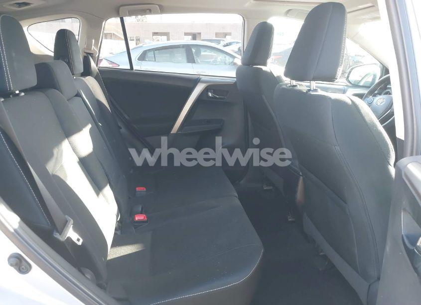 Photo 8 of 2014 Toyota Rav4 XLE (VIN 2T3WFREV0EW087189)