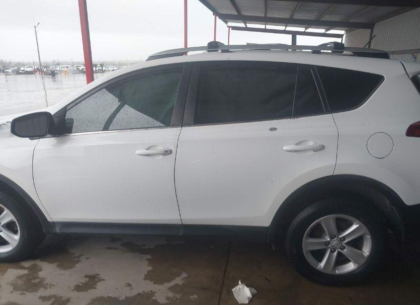 Photo 14 of 2014 Toyota Rav4 XLE (VIN 2T3WFREV0EW123205)