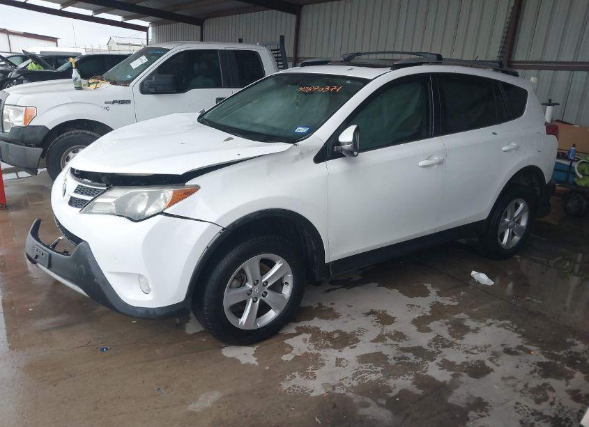 Photo 2 of 2014 Toyota Rav4 XLE (VIN 2T3WFREV0EW123205)