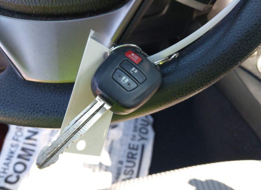 Photo 11 of 2015 Toyota Rav4 XLE (VIN 2T3WFREV0FW140345)