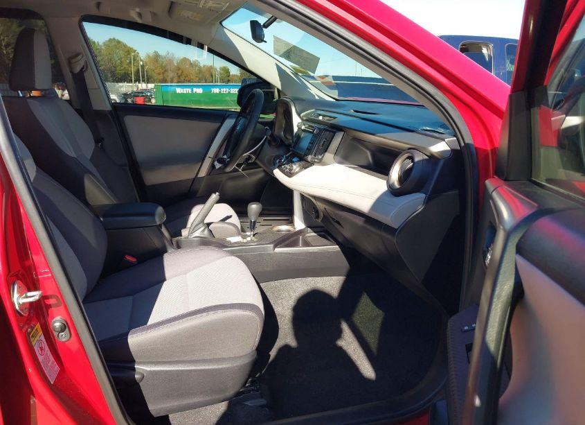 Photo 5 of 2015 Toyota Rav4 XLE (VIN 2T3WFREV0FW140345)